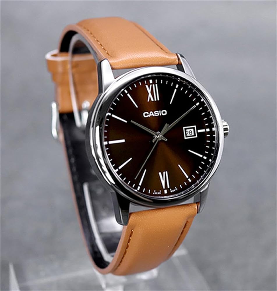 Close-up of dial and date window on MTP-V002L-5B3UDF